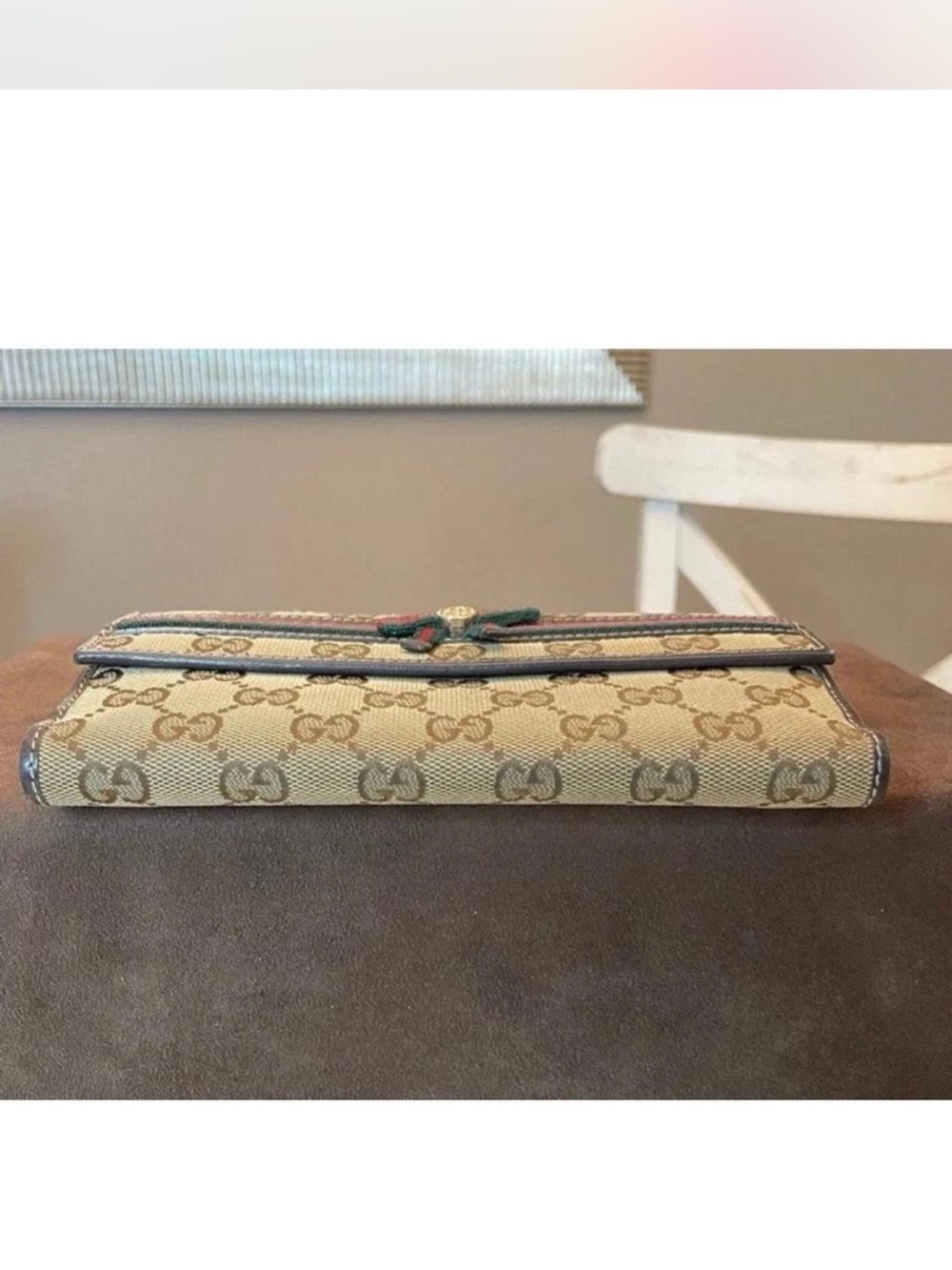 Gucci Beige Monogram Shoulder Bag with Red and Green Trim - Picture 3 of 8